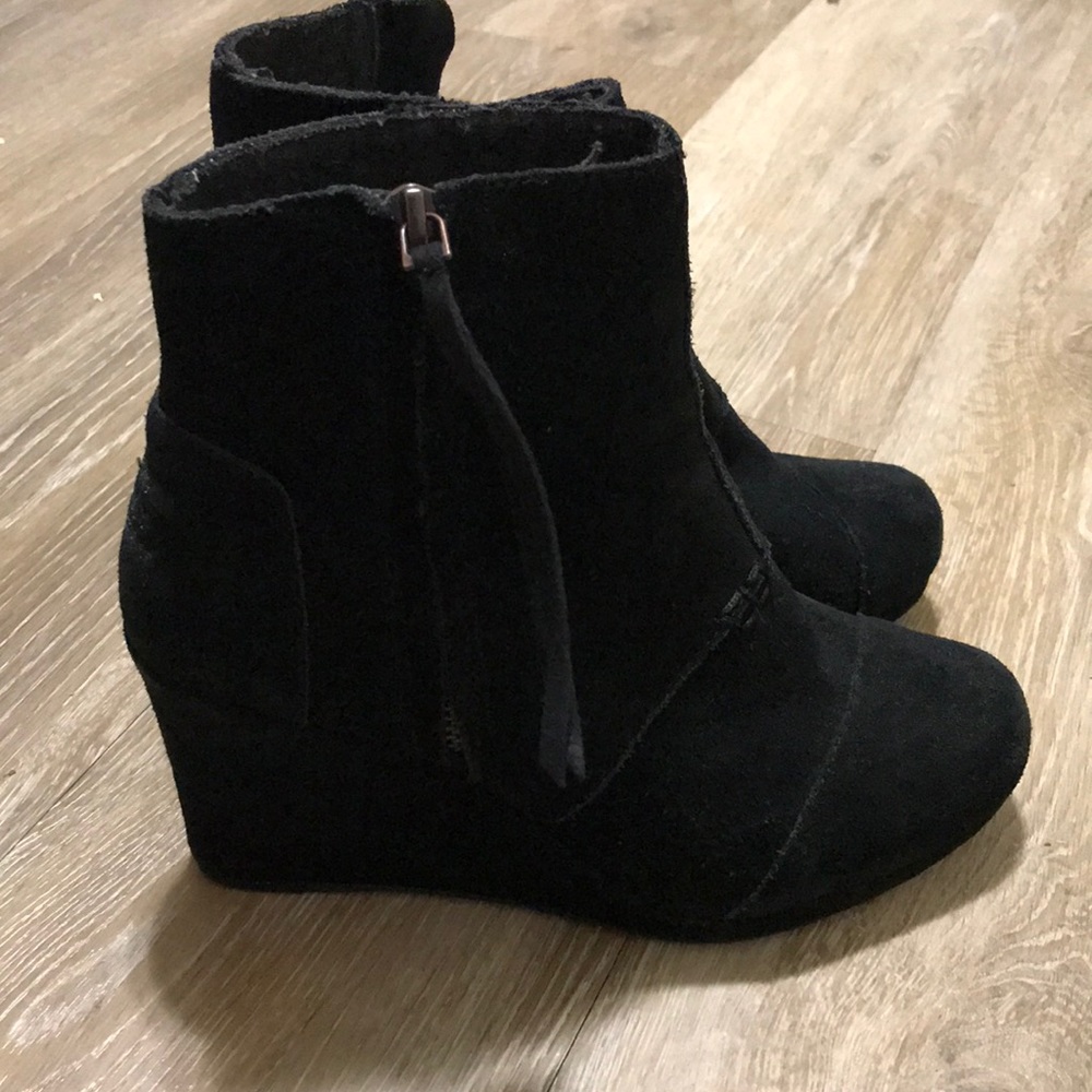 Black TOMS wedges